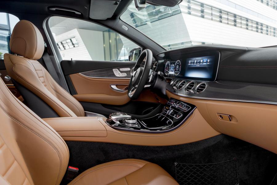 Mercedes-Benz E400 4Matic AMG Line 2016 года  (фото 18 из 29)